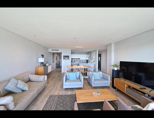 3 BEDROOM APARTMENT FOR SALE IN DOLPHIN BEACH